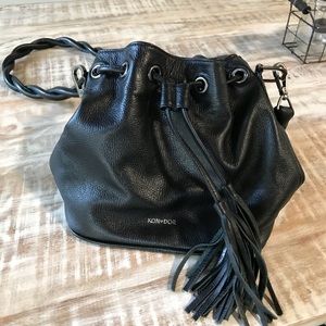 BLACK KON-DOR LEATHER BUCKET BAG